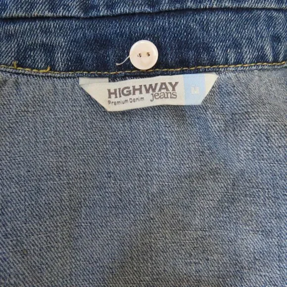 Highway Women's Cropped Denim Trucker Jacket Faux Fur Collar M EUC - Picture 12 of 14